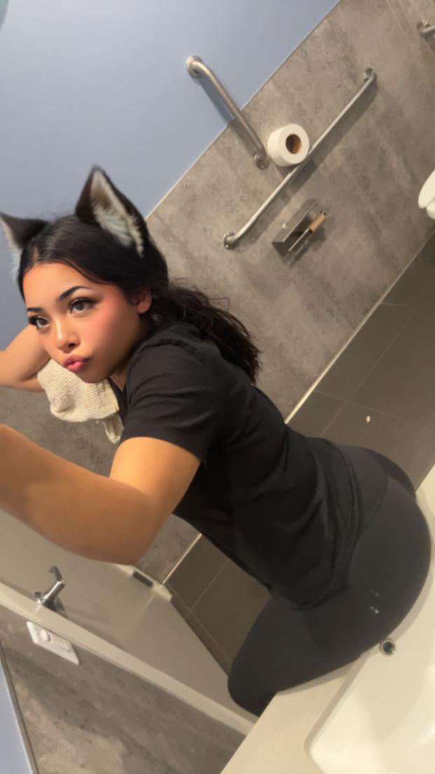Exposed slut ( AZ ) #EB8o7KLF
